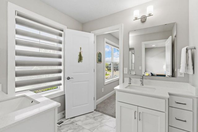 4386 Arbor Drive, Woodbury, MN 55129