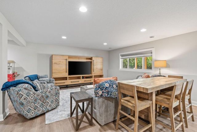 4386 Arbor Drive, Woodbury, MN 55129