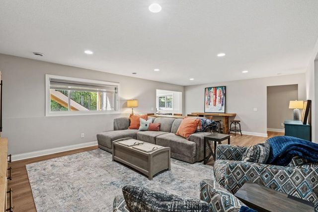4386 Arbor Drive, Woodbury, MN 55129