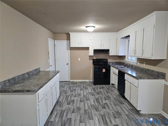 1211 Clifton Dr, Colonial Heights, VA 23834