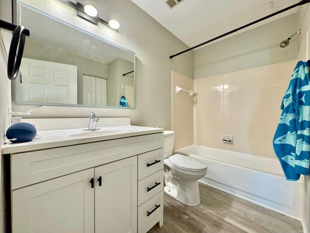 2400 FEATHER SOUND DRIVE 216, Clearwater, FL 33762