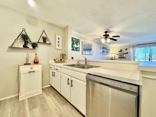 2400 FEATHER SOUND DRIVE 216, Clearwater, FL 33762