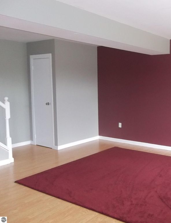 Image 5 of property listing at 1825 A8 S Crawford Road # A8, Mt Pleasant, MI 48858