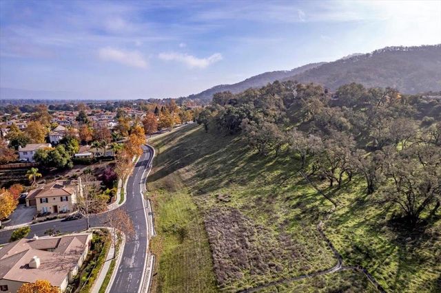 2860 Berwick Avenue, Gilroy, CA 95020