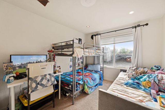 1073 Hacienda Dr, Manteca, CA 95336