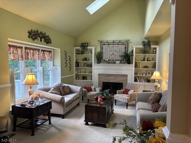 8 Stiles Ln, Franklin Twp., NJ 08823