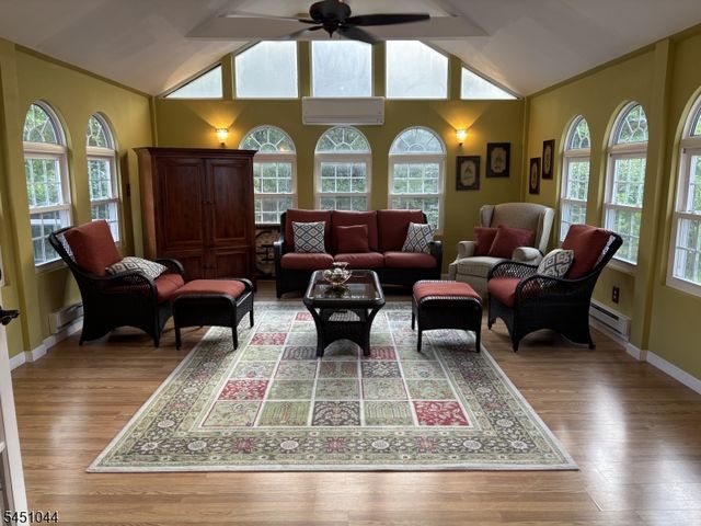 8 Stiles Ln, Franklin Twp., NJ 08823