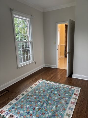 8 Stiles Ln, Franklin Twp., NJ 08823