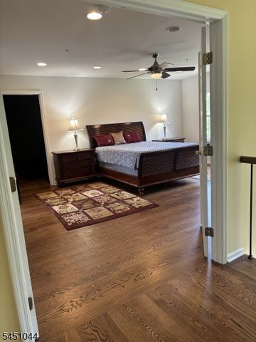 8 Stiles Ln, Franklin Twp., NJ 08823