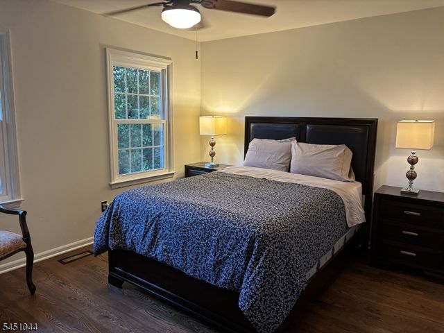 8 Stiles Ln, Franklin Twp., NJ 08823