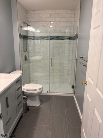 8 Stiles Ln, Franklin Twp., NJ 08823
