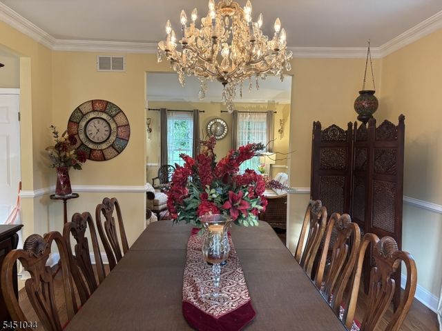 8 Stiles Ln, Franklin Twp., NJ 08823