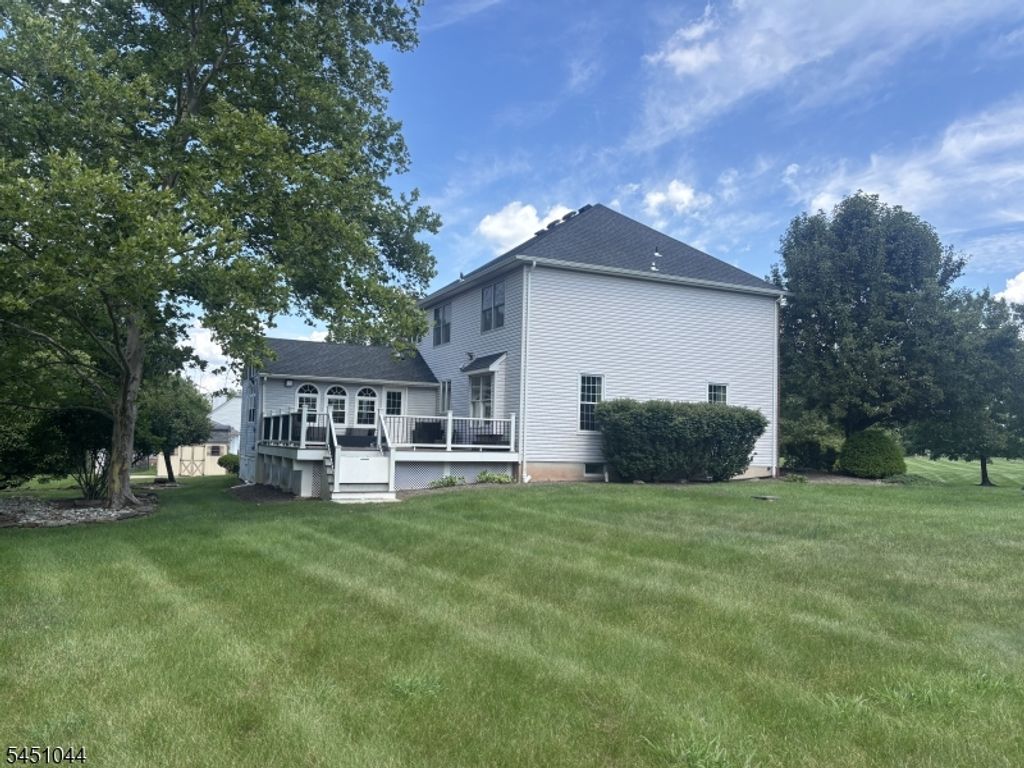 8 Stiles Ln, Franklin Twp., NJ 08823 — photo 2