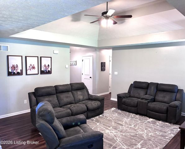 146 Garnette Ct, Mt Washington, KY 40047