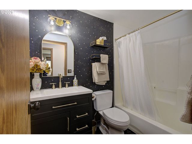 2001 Sw 6TH St, Battle Ground, WA 98604