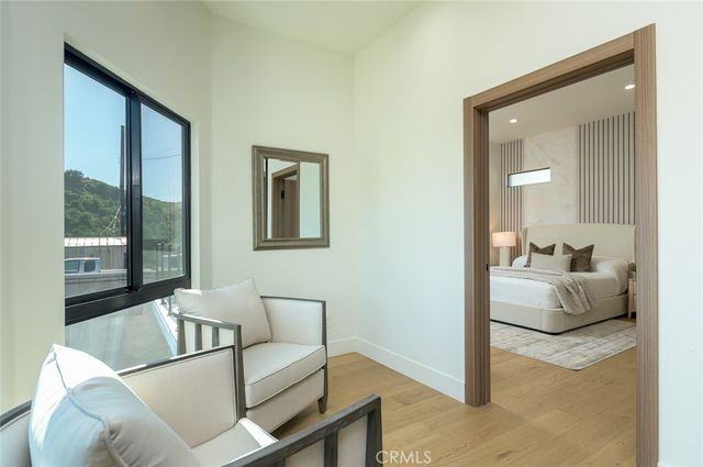 6438 Georgius, Los Angeles, CA 90068