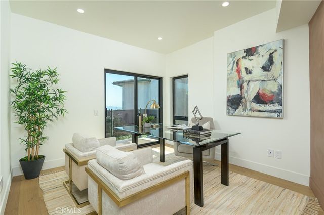6438 Georgius, Los Angeles, CA 90068