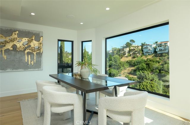 6438 Georgius, Los Angeles, CA 90068