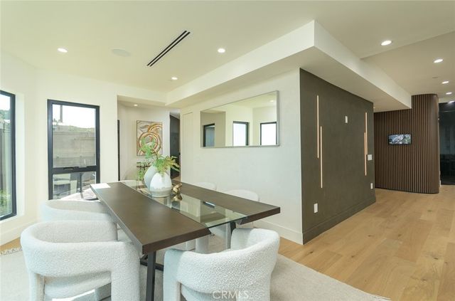 6438 Georgius, Los Angeles, CA 90068