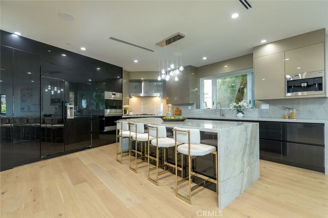 6438 Georgius, Los Angeles, CA 90068