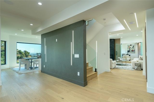 6438 Georgius, Los Angeles, CA 90068
