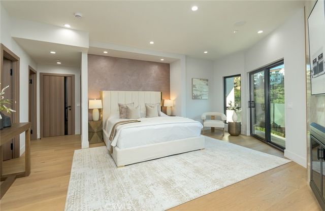 6438 Georgius, Los Angeles, CA 90068