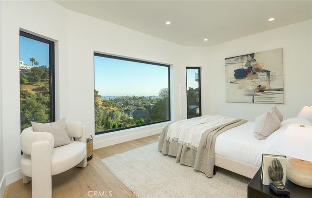 6438 Georgius, Los Angeles, CA 90068