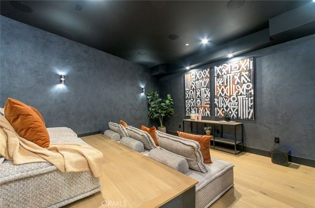 6438 Georgius, Los Angeles, CA 90068