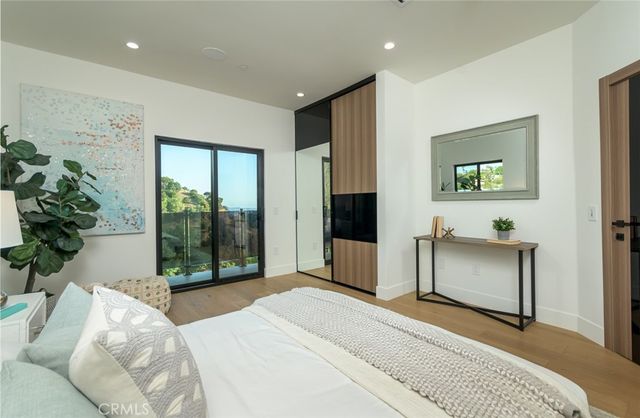 6438 Georgius, Los Angeles, CA 90068