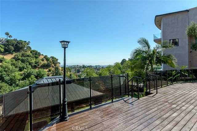 6438 Georgius, Los Angeles, CA 90068