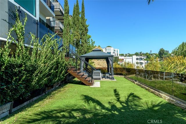 6438 Georgius, Los Angeles, CA 90068