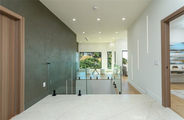 6438 Georgius, Los Angeles, CA 90068