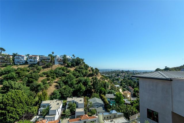 6438 Georgius, Los Angeles, CA 90068