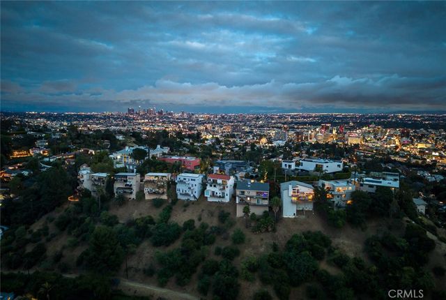 6438 Georgius, Los Angeles, CA 90068