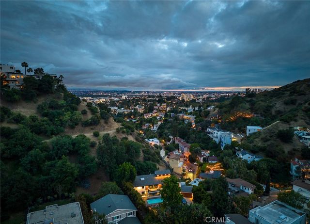 6438 Georgius, Los Angeles, CA 90068