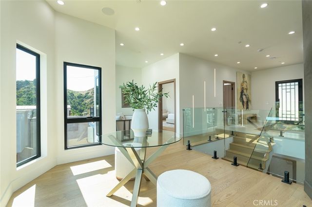 6438 Georgius, Los Angeles, CA 90068