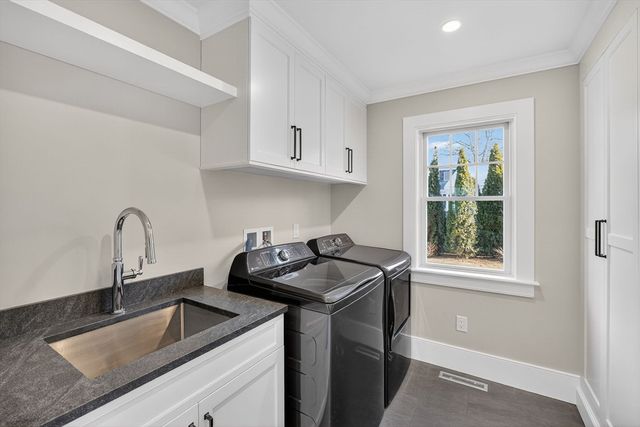 146 Scudder Rd, Barnstable, MA 02655