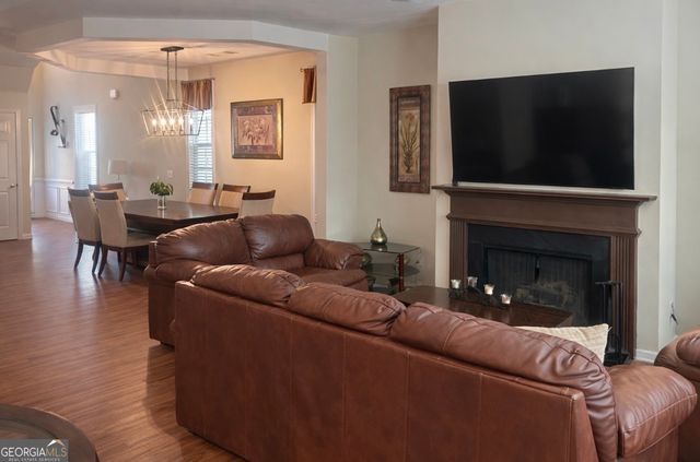 5570 Chatham Circle NW, Norcross, GA 30071