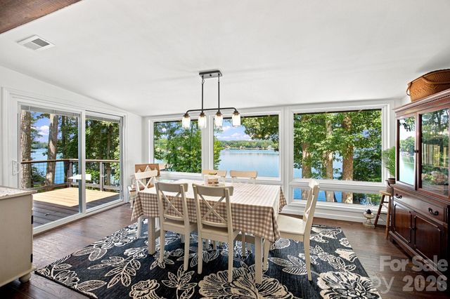 4036 Rhynland Drive, Sherrills Ford, NC 28673