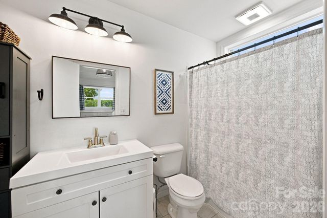 4036 Rhynland Drive, Sherrills Ford, NC 28673