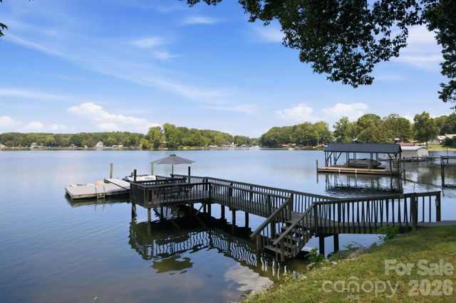 4036 Rhynland Drive, Sherrills Ford, NC 28673