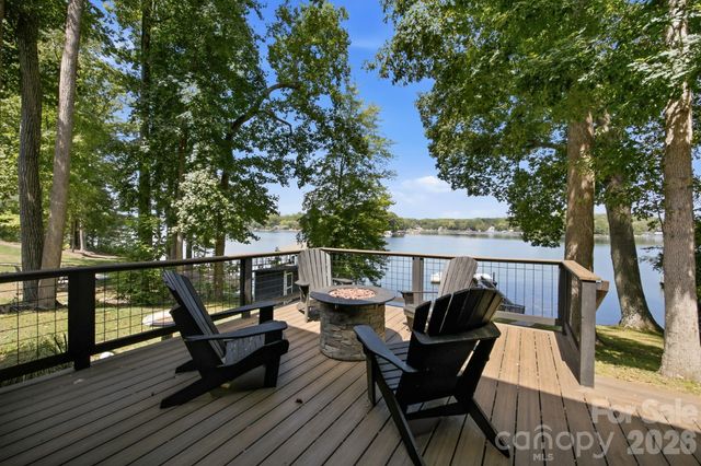 4036 Rhynland Drive, Sherrills Ford, NC 28673