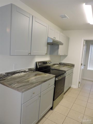 9725 W Hwy 98 14, Pensacola, FL 32506