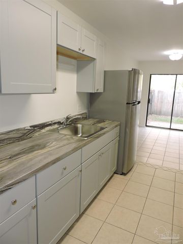 9725 W Hwy 98 14, Pensacola, FL 32506