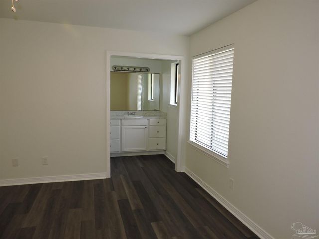 9725 W Hwy 98 14, Pensacola, FL 32506