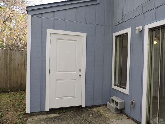 9725 W Hwy 98 14, Pensacola, FL 32506