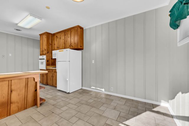 780 Rossview Rd, Clarksville, TN 37043