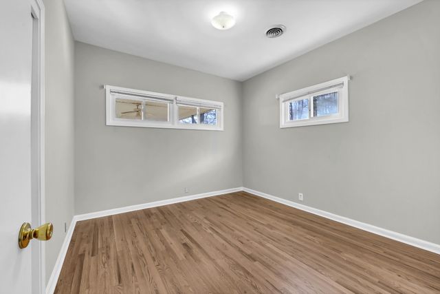 780 Rossview Rd, Clarksville, TN 37043