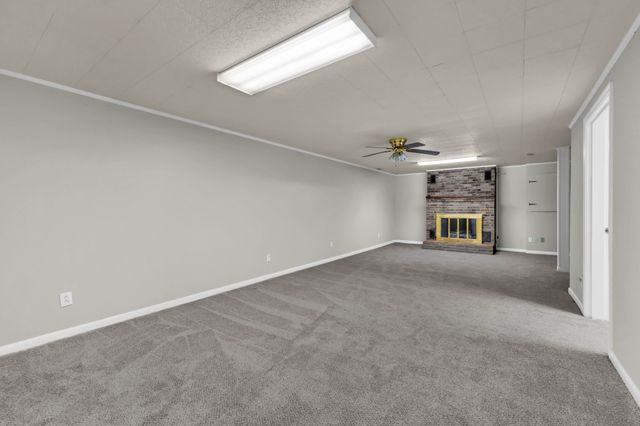 780 Rossview Rd, Clarksville, TN 37043