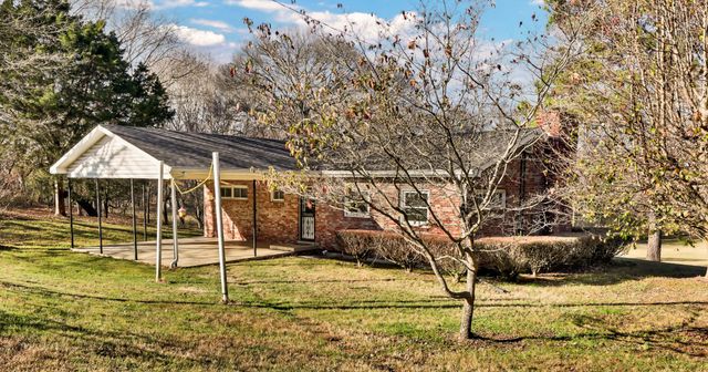 780 Rossview Rd, Clarksville, TN 37043